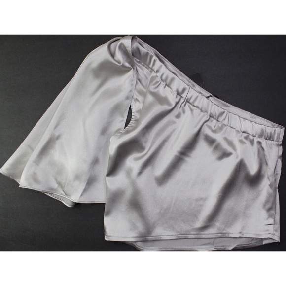 Forever 21 Metallic Grey One Shoulder Bow Crop Top - Picture 2 of 6